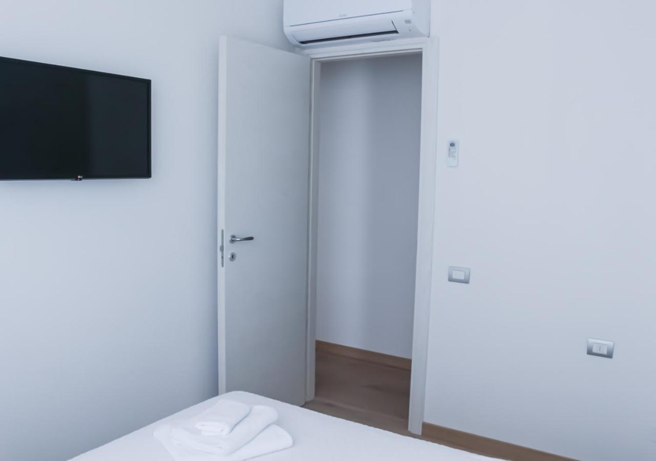 Bmp Apartment Atmosphere 2 Centrale, Vista Mare, Parcheggio Riccione Buitenkant foto